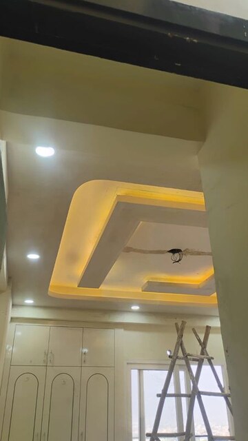 Furnished Amenities in 3 BHK Apartment at Sector 16b Greater Noida – for Rent