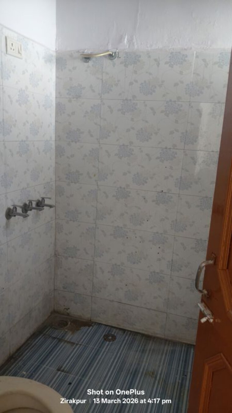 Bathroom, dhakoli 2 Bedroom 100 Sq.Yd. Apartment In Dhakoli Zirakpur 10119071