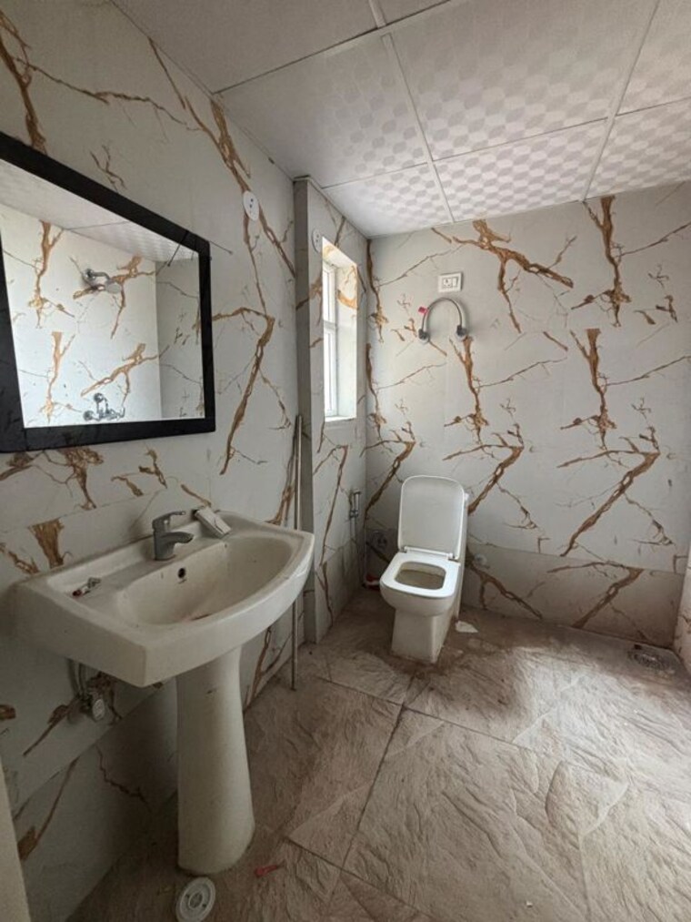 Bathroom, migsun-vilaasa 2 Bedroom 660 Sq.Ft. Apartment In Eta Ii Greater Noida Greater Noida 10118978