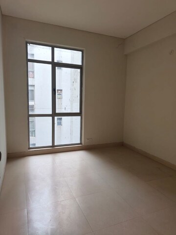 Room in 3 BHK Apartment at Vatika Lifestyle Homes, Sector 83 – for Sale