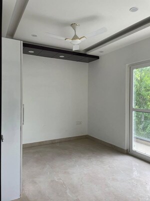 Room in 1 BHK Apartment at Sector 23 – for Rent