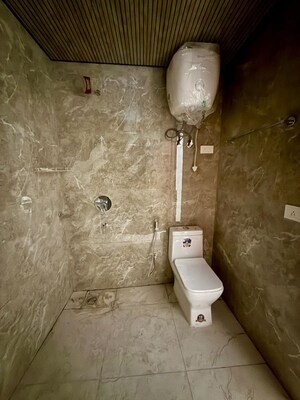 Bathroom in 1 BHK Builder Floor at Sector 51 – for Rent