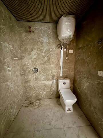 Bathroom in 1 BHK Builder Floor at Sector 51 – for Rent