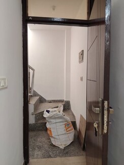 2 BHK + Pooja Room Builder Floor For Rent in Govindpuri