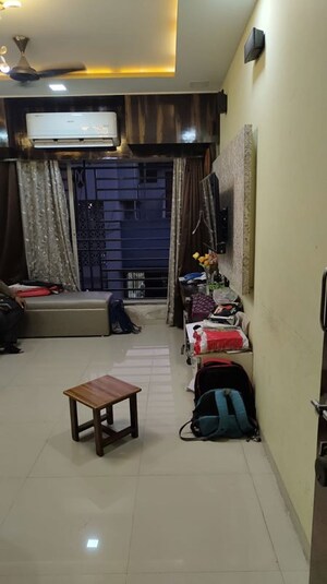 Room in 1 RK Apartment at Kurla West – for Sale