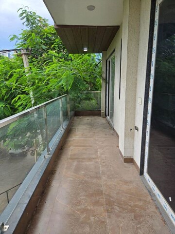 Balcony in 3 BHK Builder Floor at Sector 48 – for Rent