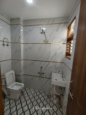 Bathroom in 1 BHK Builder Floor at Saket – for Rent