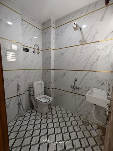 Bathroom in 1 BHK Builder Floor at Saket – for Rent