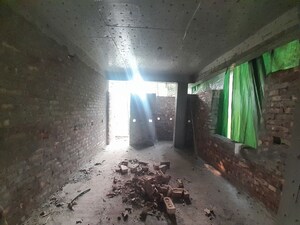 Room in 3 BHK Apartment at Kaikhali – for Sale