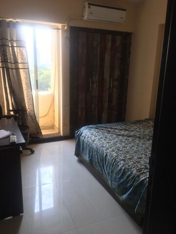 Bedroom in 2 BHK Apartment at Platinum Heritage, Ghodbunder Road – for Rent