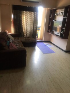 2 BHK + Extra Room Apartment For Rent in Platinum Heritage