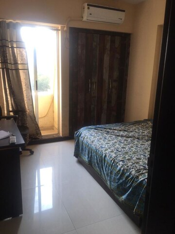 Bedroom in 2 BHK Apartment at Platinum Heritage, Ghodbunder Road – for Rent