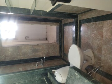 Furnished Amenities in 4 BHK Apartment at Powai – for Rent