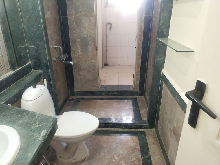 Bathroom, powai 4 Bedroom 2285 Sq.Ft. Apartment In Powai Mumbai 10119985