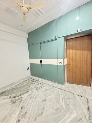 Room in 2 BHK Builder Floor at Sector 37 Greater Noida – for Rent