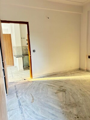 Room in 2 BHK Builder Floor at Sector 37 Greater Noida – for Rent