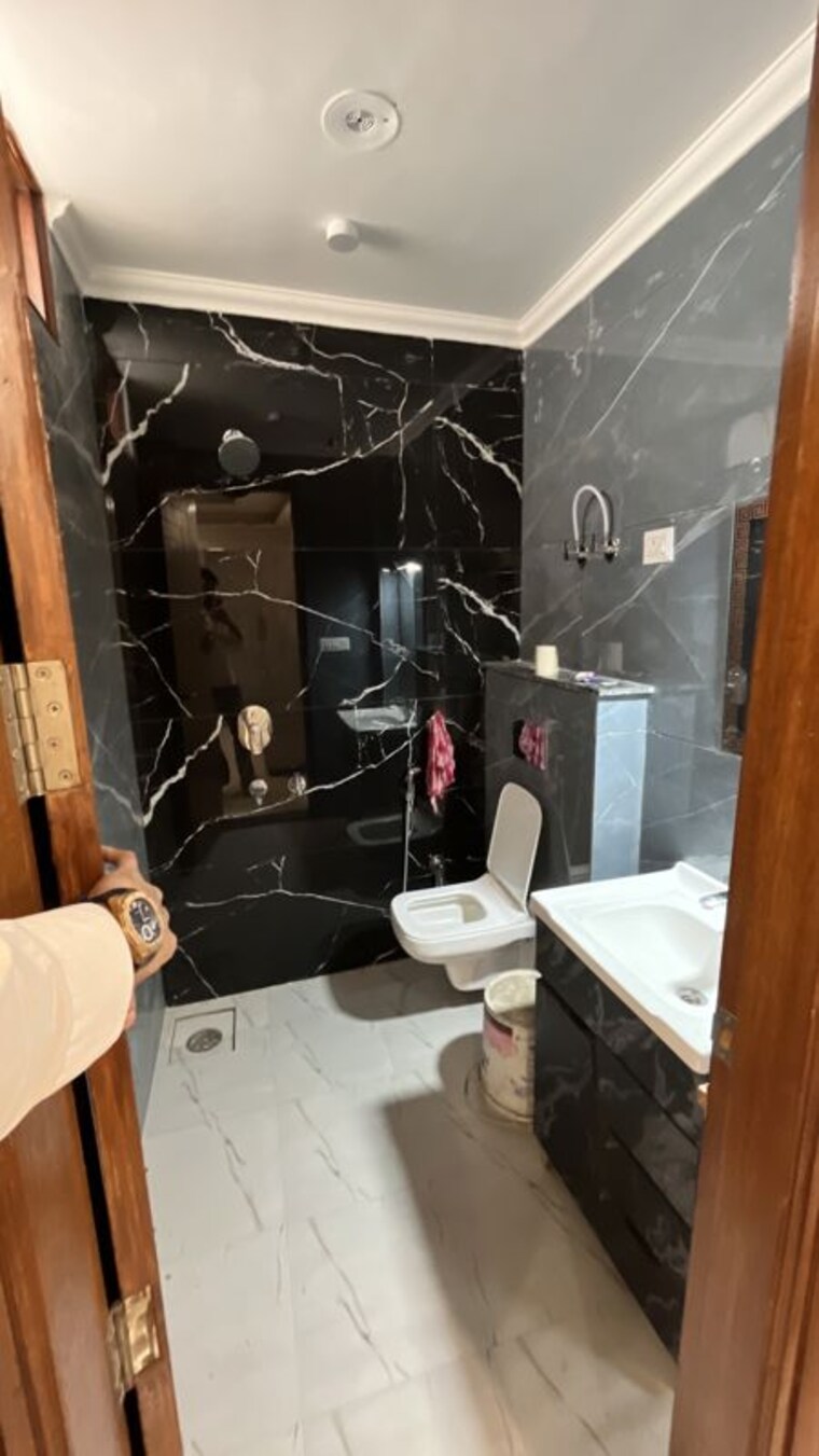 Team Area, bptp-district-phase-2 3 Bedroom 1300 Sq.Yd. Builder Floor In Sector 84 Faridabad 10120077