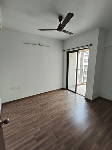 Room in 1 BHK Apartment at Lodha Lakeshore Greens, Dombivli East – for Rent