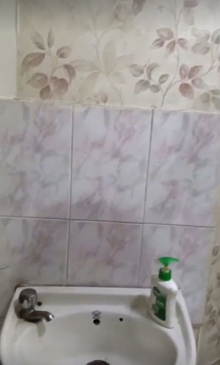 Bathroom, niti khand i 2 Bedroom 850 Sq.Ft. Builder Floor In Niti Khand I Ghaziabad 10120087