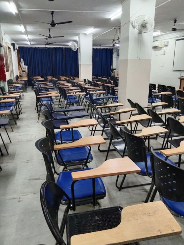 Team Area, gautam nagar Commercial Office Space 1800 Sq.Ft. In Gautam Nagar Delhi 10120182
