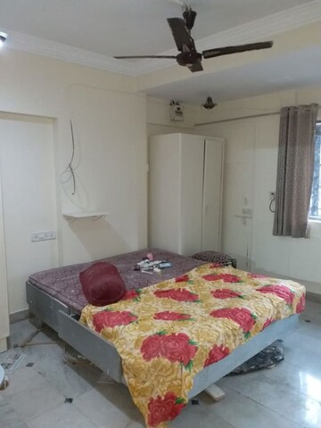 Bedroom in 1 BHK Apartment at Mahim West – for Rent