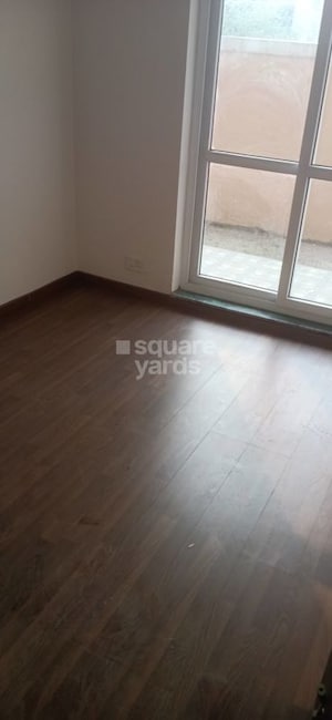 Room in 4 BHK Independent House at BPTP Parkland Pride, Sector 77 – for Rent