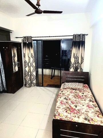 Bedroom in 2 BHK Apartment at Magarpatta City – for Rent