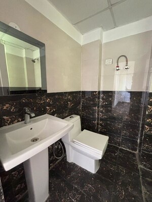 Team Area in 2 BHK Apartment at Migsun Ultimo, Omicron Iii Greater Noida – for Sale