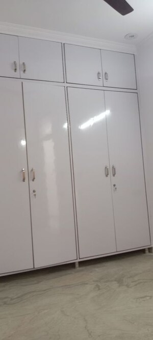 Furnished Amenities in 2 BHK Builder Floor at Saket – for Rent