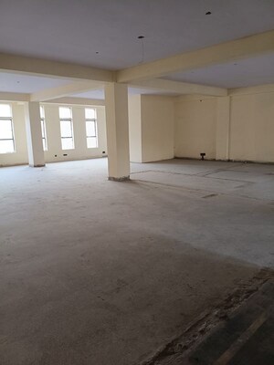 Room in 4 BHK Independent House at Maharani Bagh – for Sale