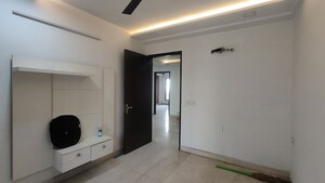 Room in 3 BHK Builder Floor at Sector 45 – for Rent