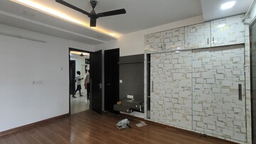 Room in 3 BHK Builder Floor at Sector 45 – for Rent