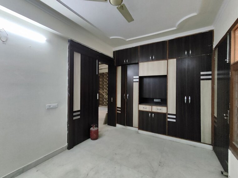 Room, sector 45 3 Bedroom 1600 Sq.Ft. Builder Floor In Sector 45 Gurgaon 10121157