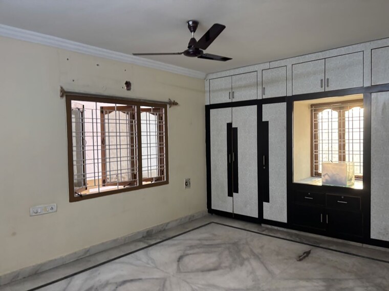 Room, madhapur Commercial Office Space 1500 Sq.Ft. In Madhapur Hyderabad 10121144