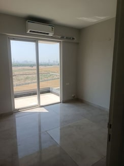 3.5 BHK + Pooja Room Apartment For Sale in Signature Global City