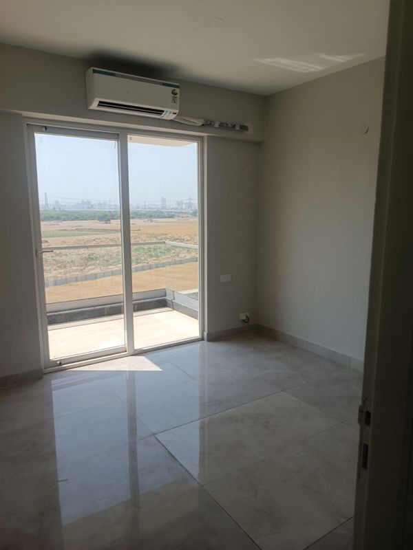 3.5 BHK + Pooja Room Apartment For Sale in Signature Global City