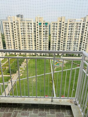 2 BHK Apartment For Rent in Unitech The Residences Gurgaon, Sector 33