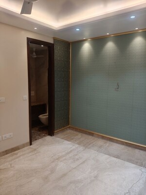 Room in 2 BHK Builder Floor at Jungpura Extension – for Sale