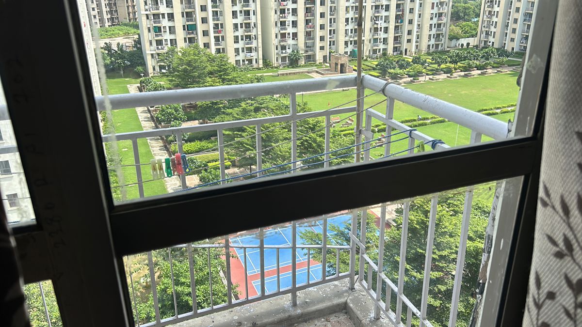 3.5 BHK Apartment For Rent in Unitech The Residences Gurgaon