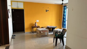 Team Area in 3.5 BHK Apartment at Unitech The Residences Gurgaon, Sector 33 – for Rent