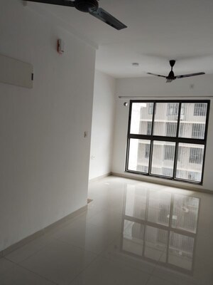 Room in 1 BHK Apartment at UK Iridium, Kandivali East – for Rent