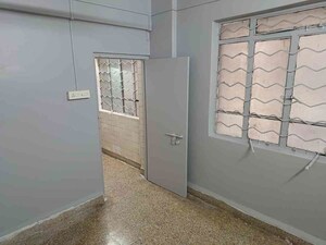 Room in 1 BHK Apartment at Rasta Peth – for Rent