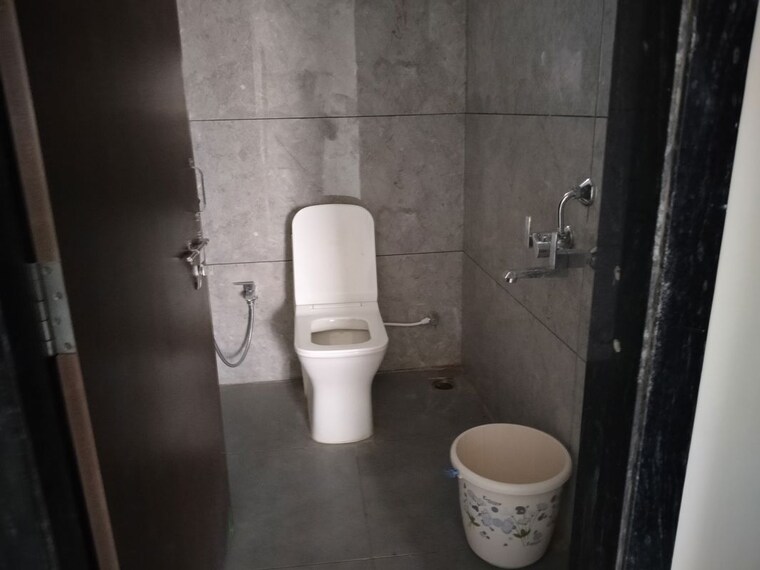 Bathroom, kondapur 2 Bedroom 1000 Sq.Ft. Apartment In Kondapur Hyderabad 10121623