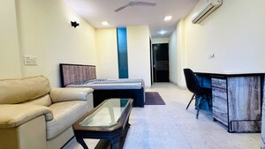 Team Area in 3 BHK Builder Floor at Hauz Khas – for Rent