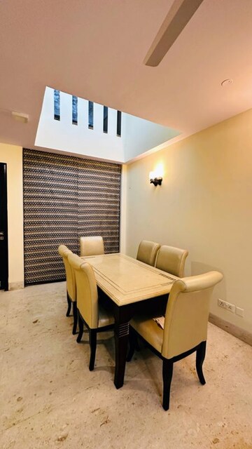 Team Area in 3 BHK Builder Floor at Hauz Khas – for Rent