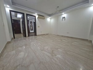 Room in 2 BHK Builder Floor at Kailash Colony – for Rent