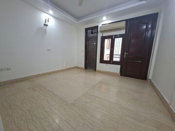 Room in 2 BHK Builder Floor at Kailash Colony – for Rent