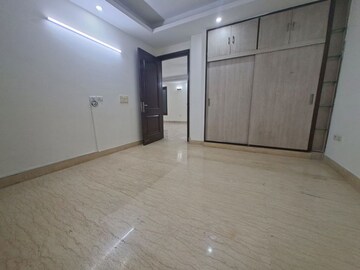 Room in 2 BHK Builder Floor at Kailash Colony – for Rent