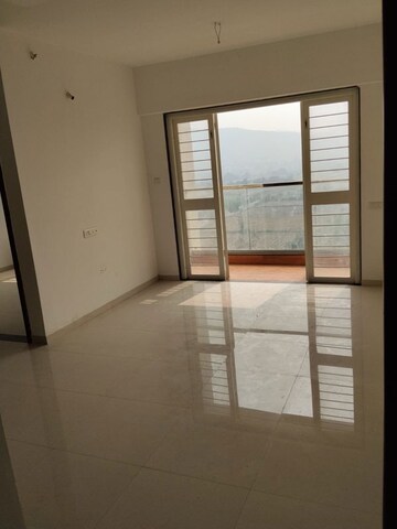 Room in 1 BHK Apartment at Kohinoor Sportsville, Hinjewadi – for Rent
