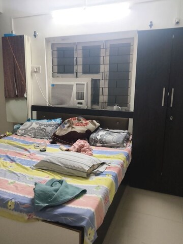 Bedroom in 1 BHK Apartment at Vile Parle East – for Rent